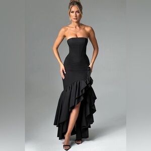 Elegant Black Strapless Evening Dress